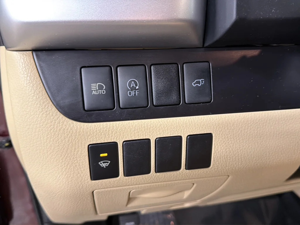 Used 2019 Red Toyota XLE image 38