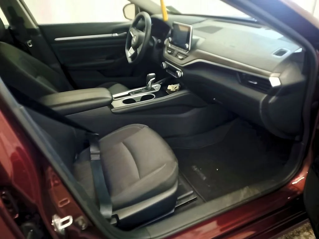 2023 Nissan Altima SV - Photo 10