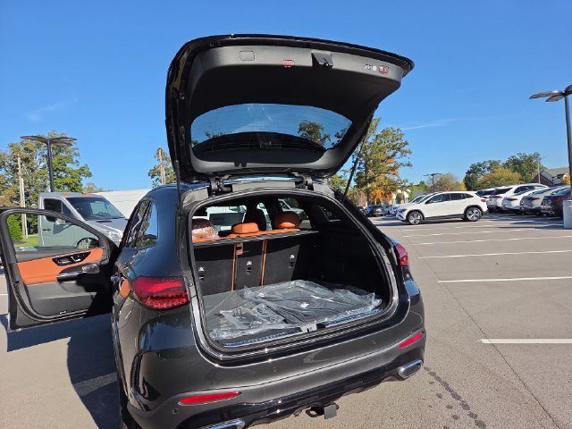 New 2027 Graphite Grey Metallic Mercedes-Benz GLC300 image 28