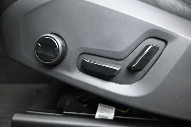 Used 2019 Grey Volvo Momentum image 11