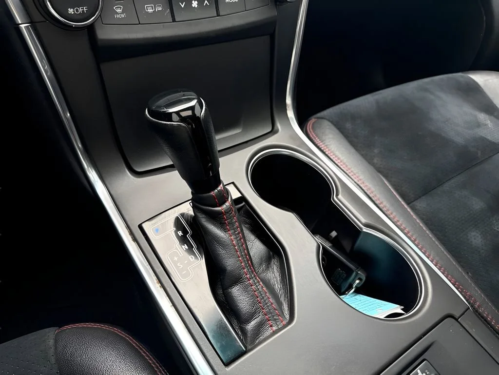 Used 2016  Toyota XSE image 19