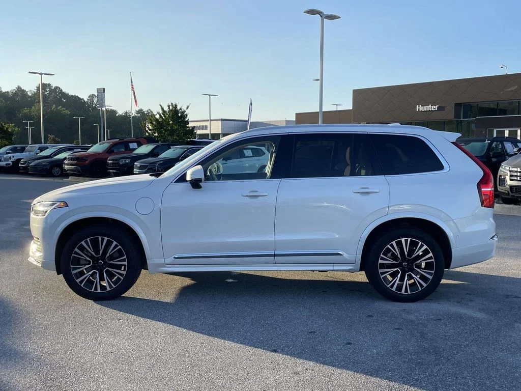 Used 2025 Crystal White Metallic Volvo Plus image 26