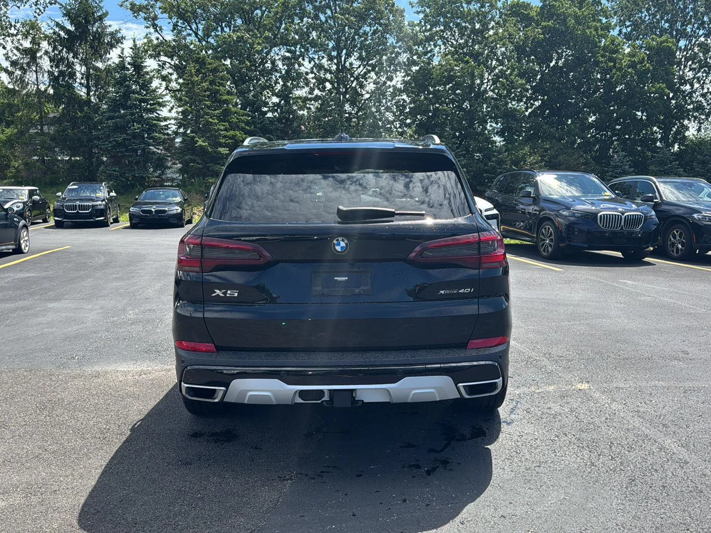 Used 2022 Jet Black BMW xDrive40i image 4