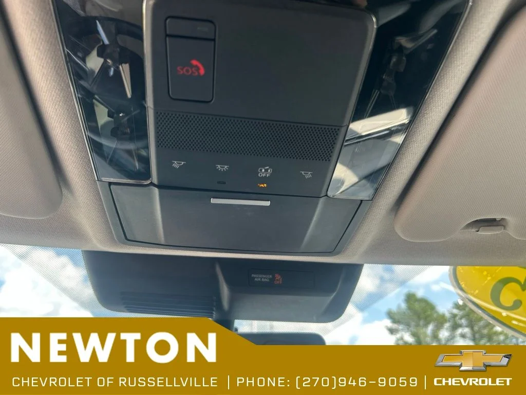 Used 2025  Mitsubishi SE image 19