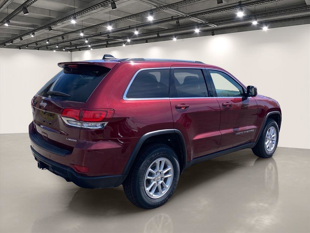 Used 2020 Velvet Red Pearlcoat Jeep Laredo E image 7
