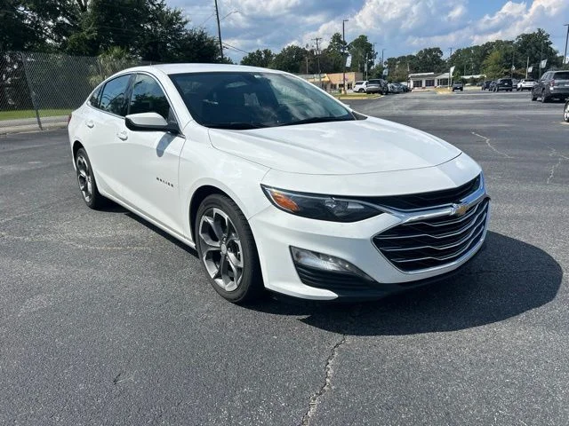 Used 2022 White Chevrolet LT image 6