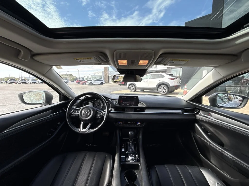 Used 2018 White Mazda Touring image 21