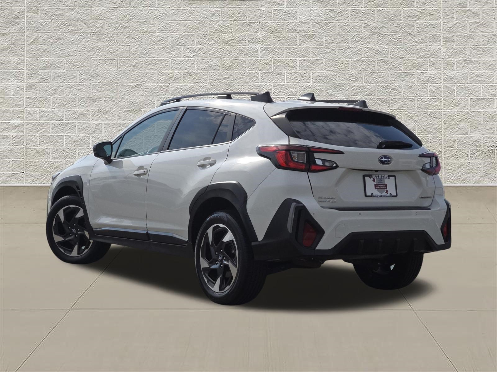 Used 2024 Crystal White Pearl Subaru Limited image 5