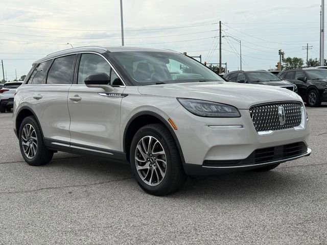 Used 2022 White Lincoln Standard image 8