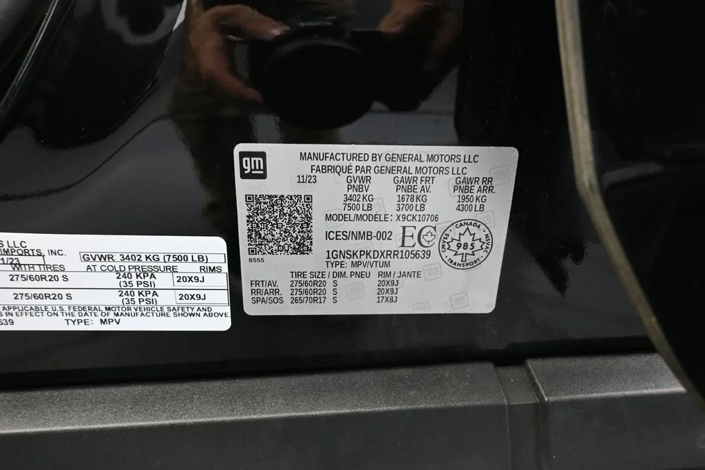 Used 2024 Black Chevrolet Z71 image 49