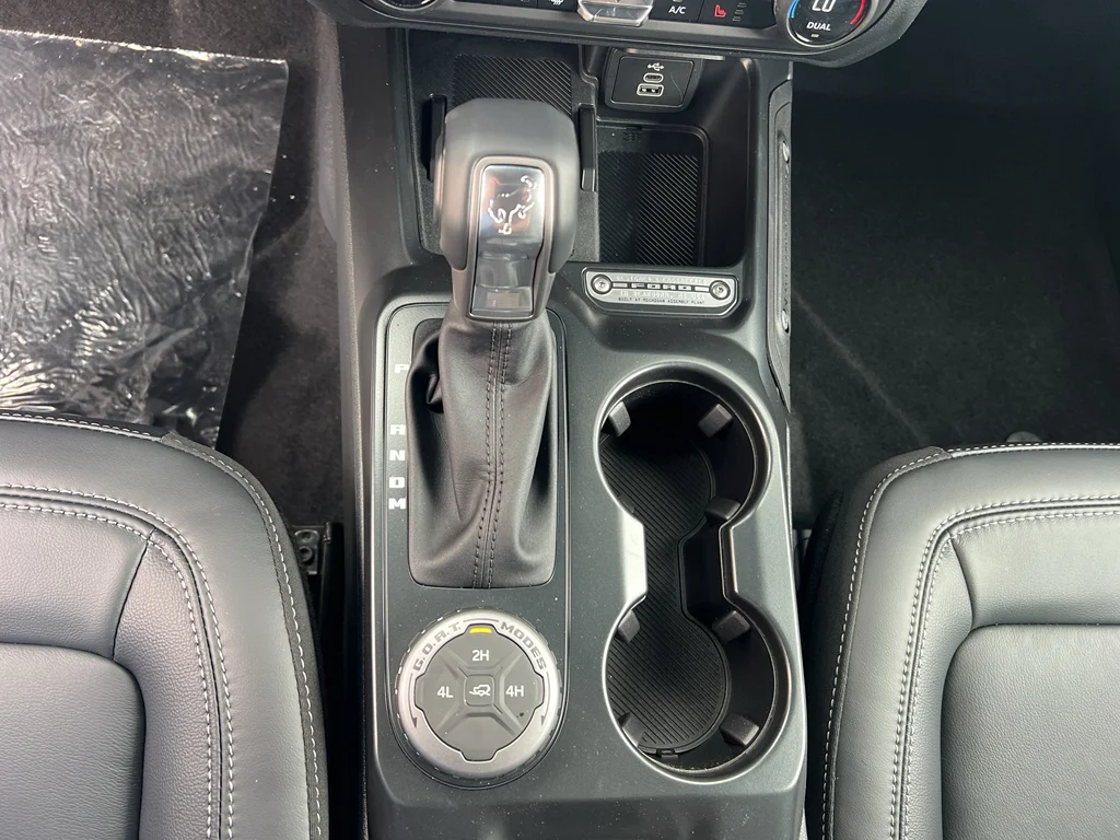 New 2026 Shadow Black Ford Outer Banks® image 21