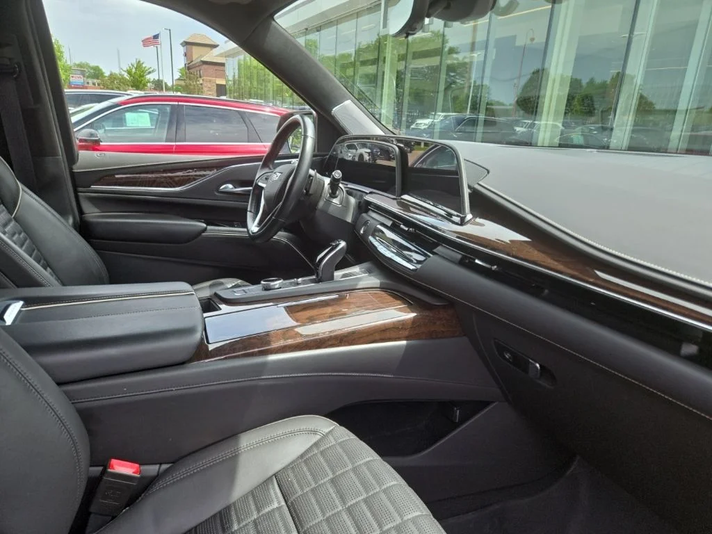 Used 2021 Red Cadillac Sport Platinum image 2
