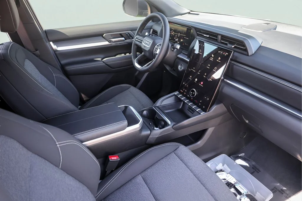 Used 2026 Black GMC Elevation image 31