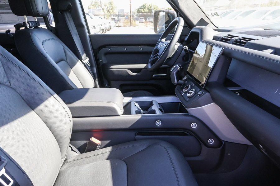 New 2026 Santorini Black Land Rover X image 12