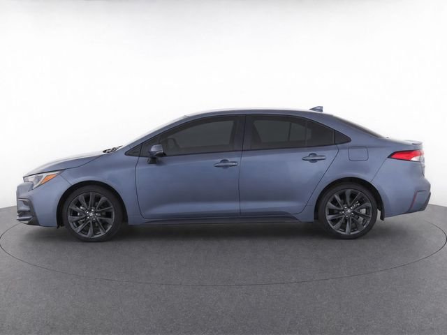 Used 2025  Toyota SE image 6