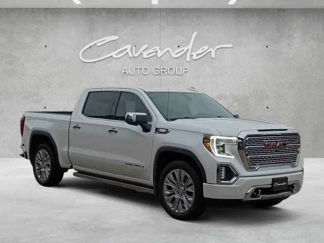 Used 2022 White GMC Denali image 2