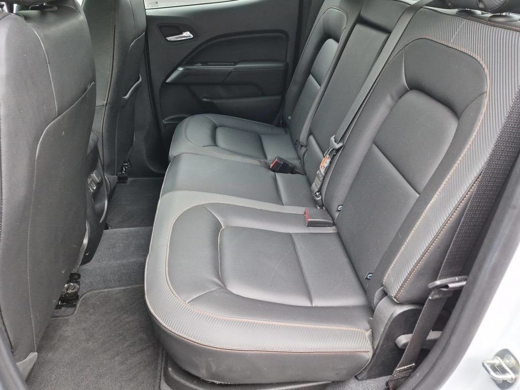 Used 2022 White GMC AT4 w/Leather image 20