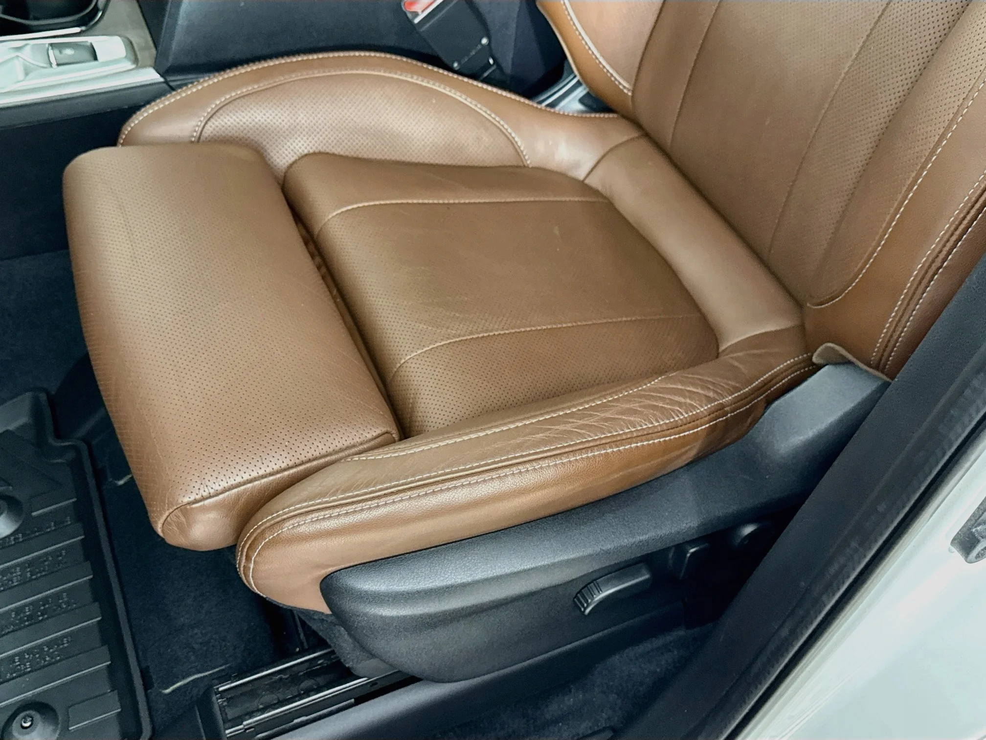 Used 2021 Crystal White Pearl Subaru Touring image 23