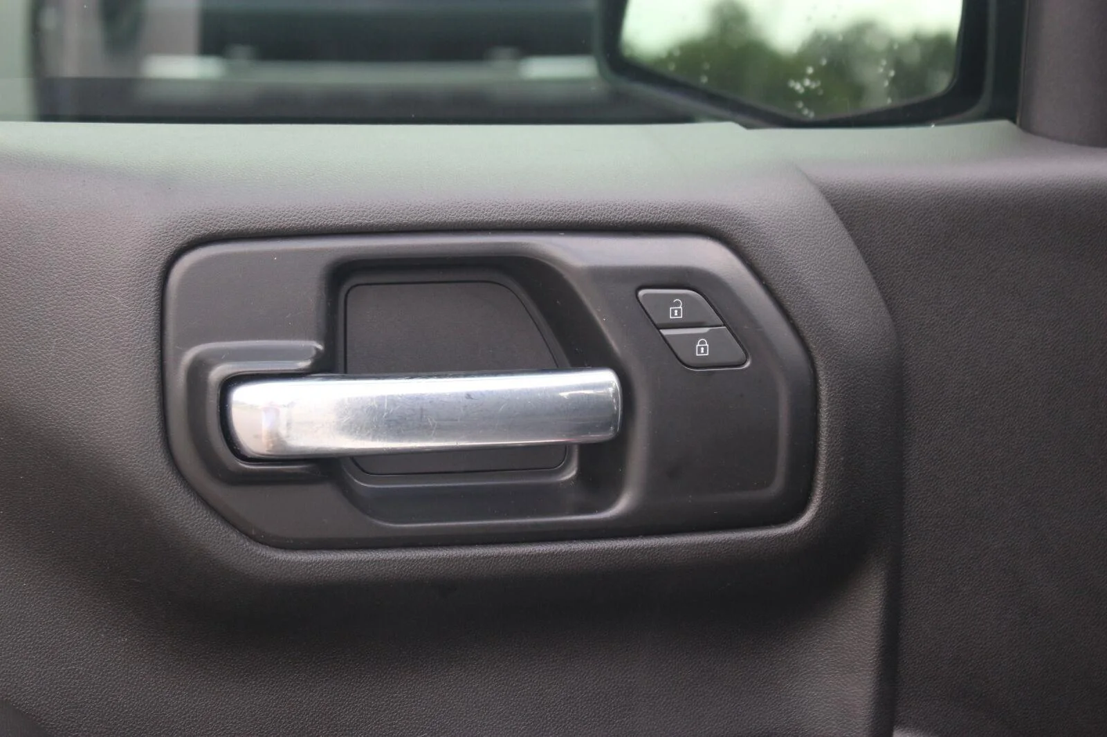 Used 2022 Summit White Chevrolet Custom image 14