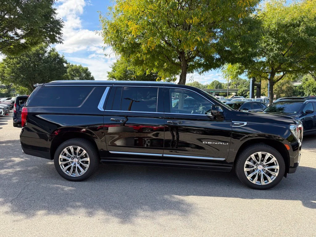 Used 2024 Onyx Black GMC Denali image 9
