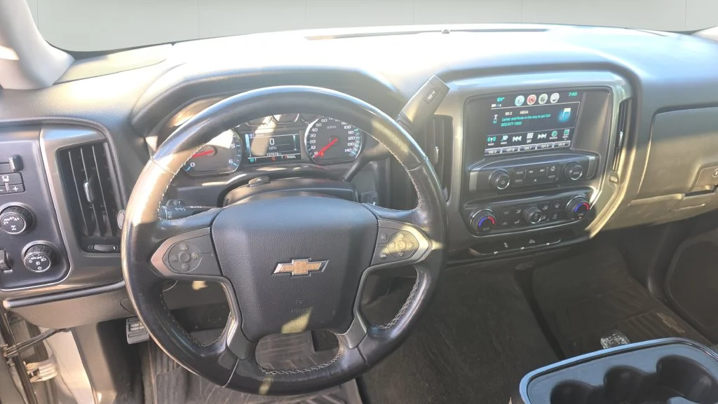 Used 2018 Silver Chevrolet LT image 14