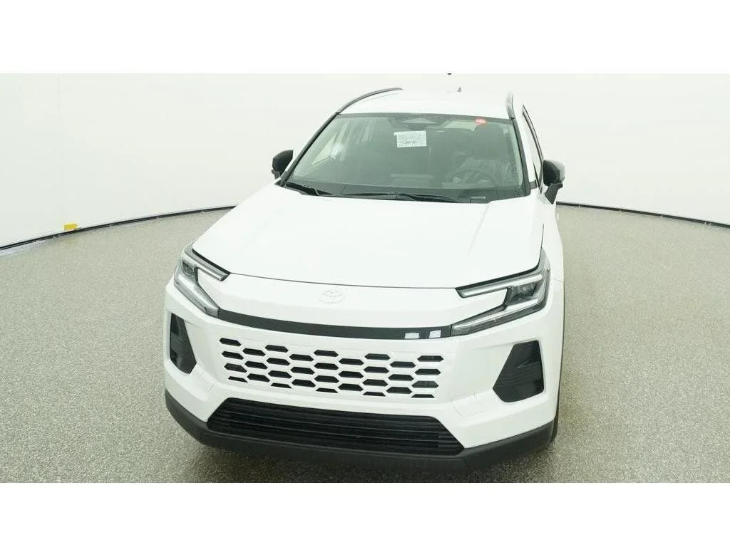 New 2026 Wind Chill Pearl Toyota XLE Premium image 20