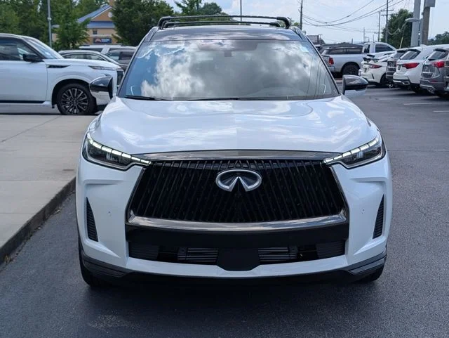 New 2027 2T RAD WHT INFINITI Autograph image 10