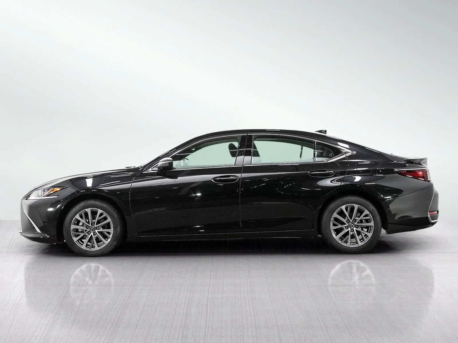 Used 2025 Black Lexus ES 300h F Sport Handling image 2