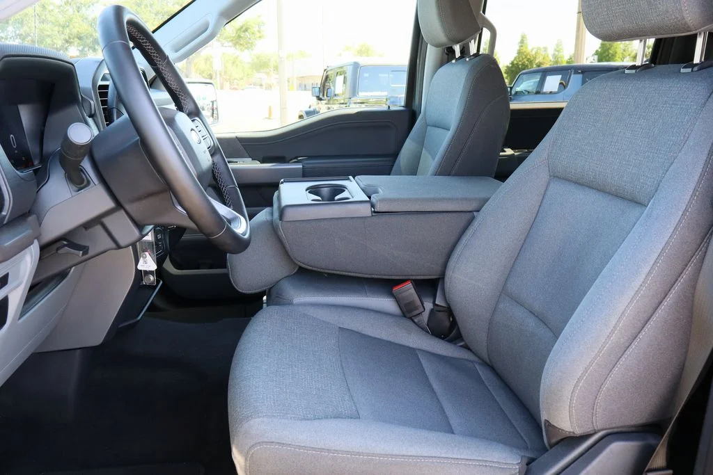 Used 2025 Gray Ford XLT image 22