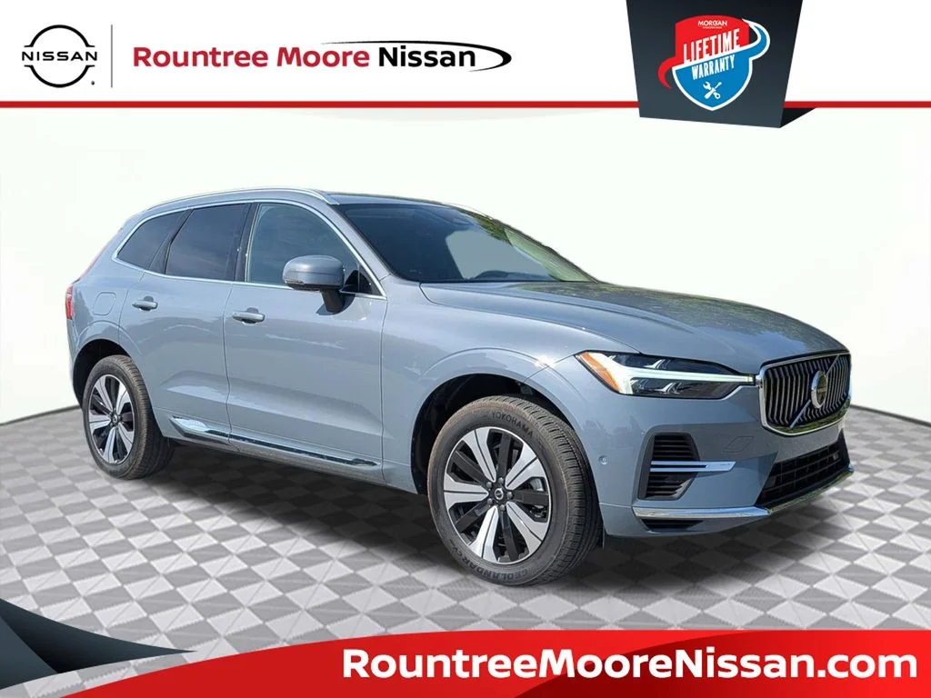 2023 Volvo XC60 T8 Plus Bright Theme AWD's photo