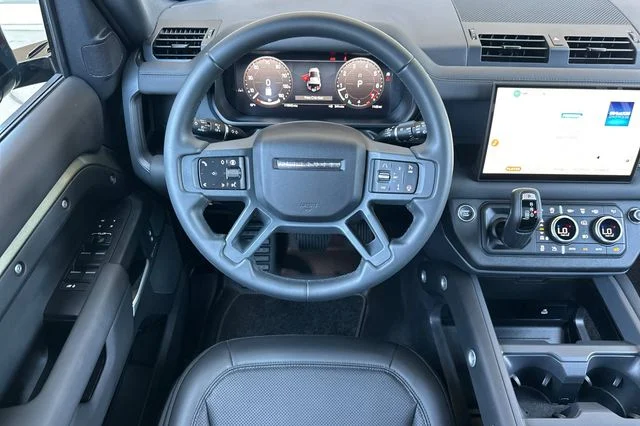 Certified Used 2025 Green Land Rover S image 13