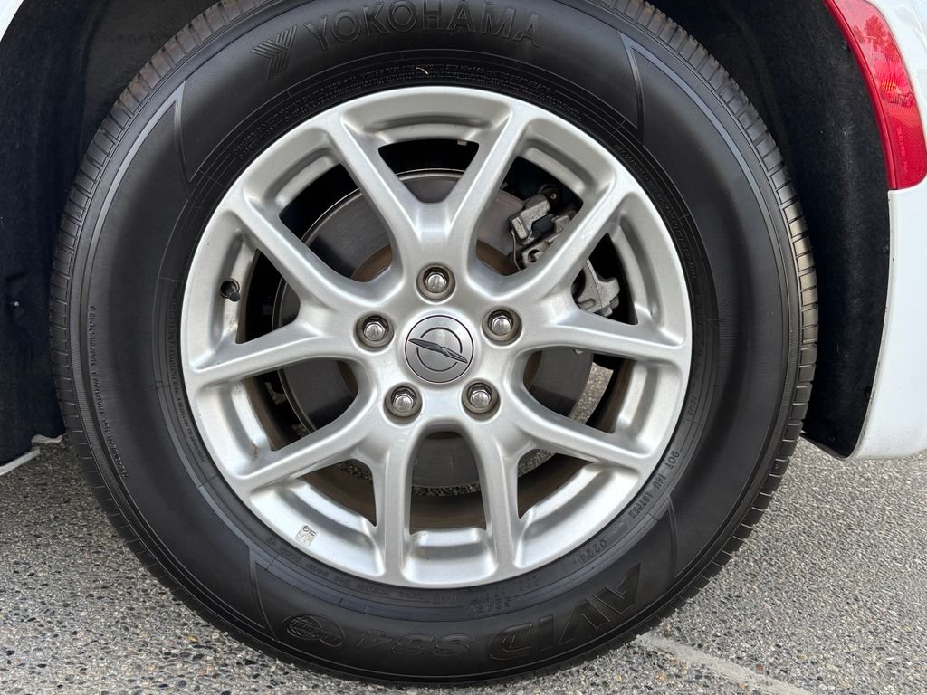 2024 Chrysler Pacifica Touring L - Photo 30