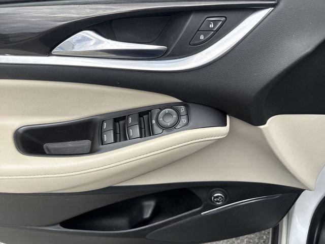 Used 2019 White Frost Buick Essence image 17
