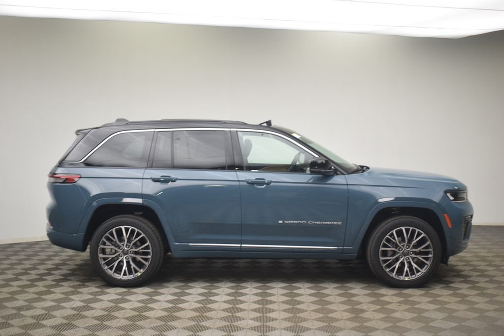 New 2026 Steel Blue Exterior Paint Jeep Summit image 3