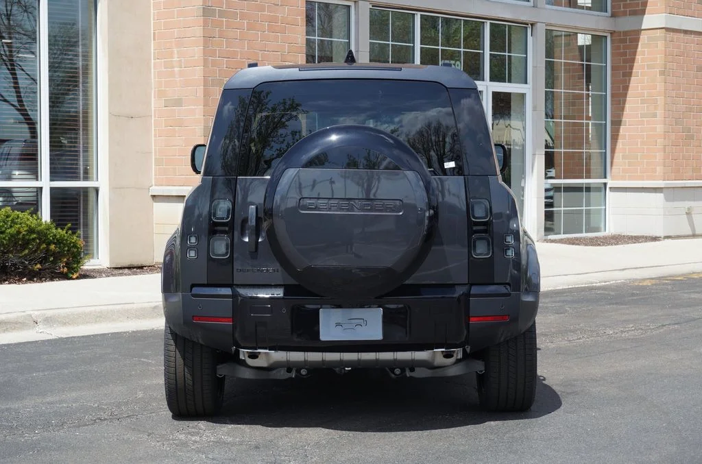 New 2026 Carpathian Grey Land Rover S image 5
