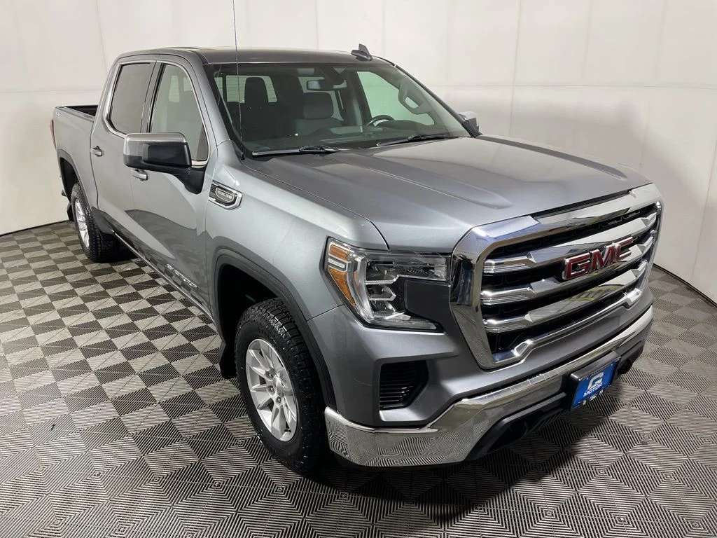 2020 GMC Sierra 4WD Crew Cab Short Box SLE's photo