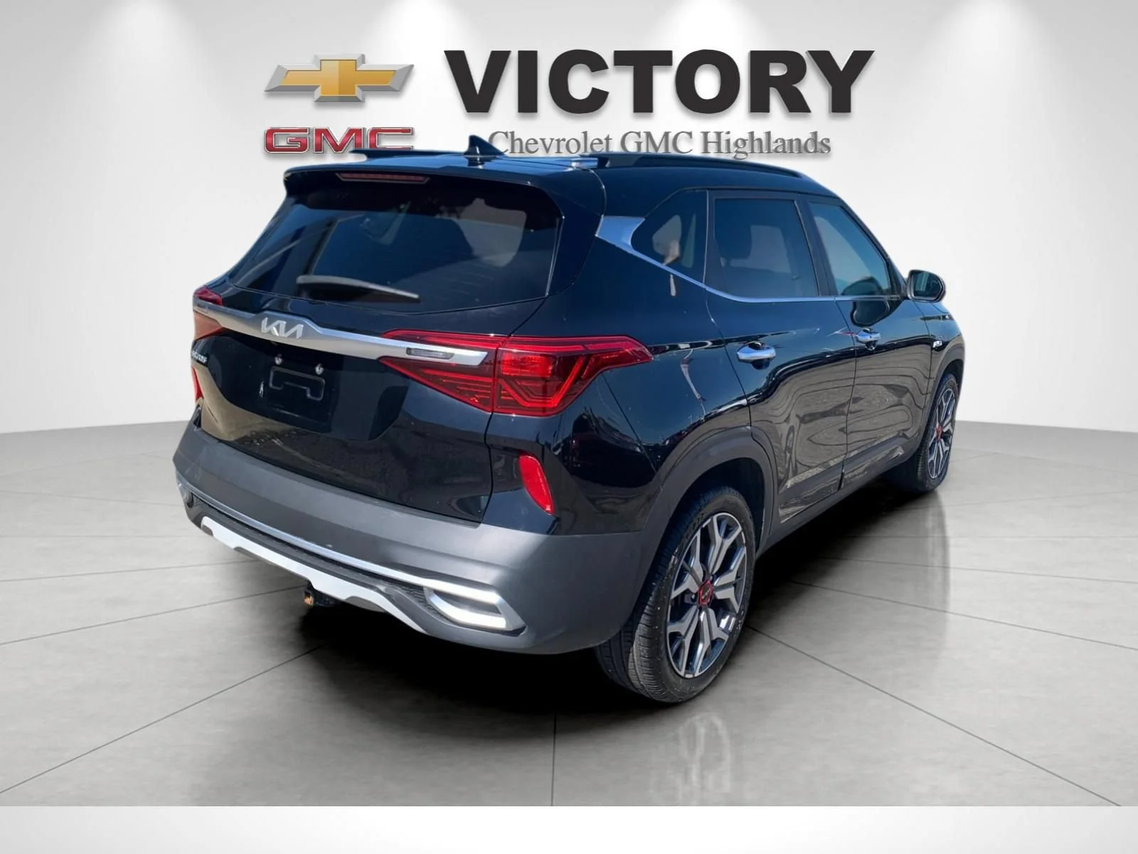 Used 2023 Black Kia SX Turbo image 3