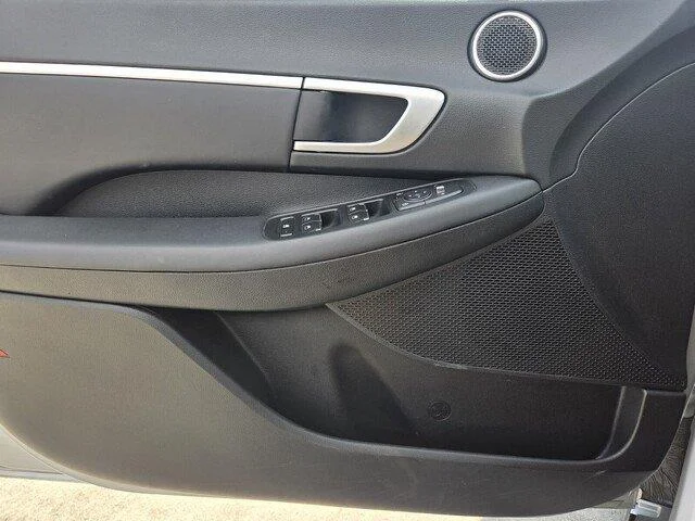 Used 2025 Aero Silver Hyundai SEL image 23