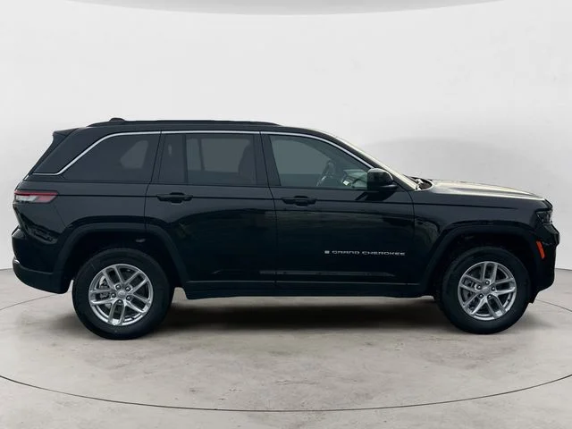 2025 Jeep Grand Cherokee Laredo - Photo 6