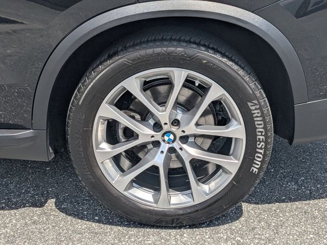 Used 2025 Black BMW xDrive40i image 11