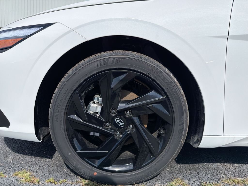 New 2026 White Hyundai SEL Sport image 16