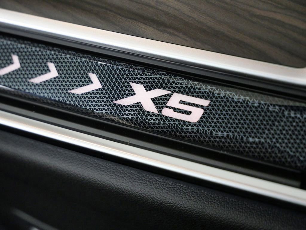 Certified Used 2026 Skyscraper Grey Metallic BMW xDrive40i image 29