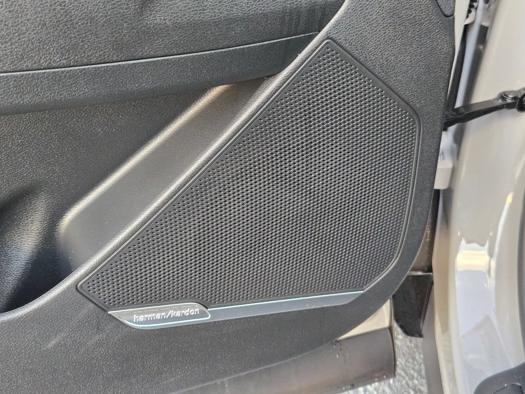 New 2027 Wolf Gray Kia SX-Prestige image 17