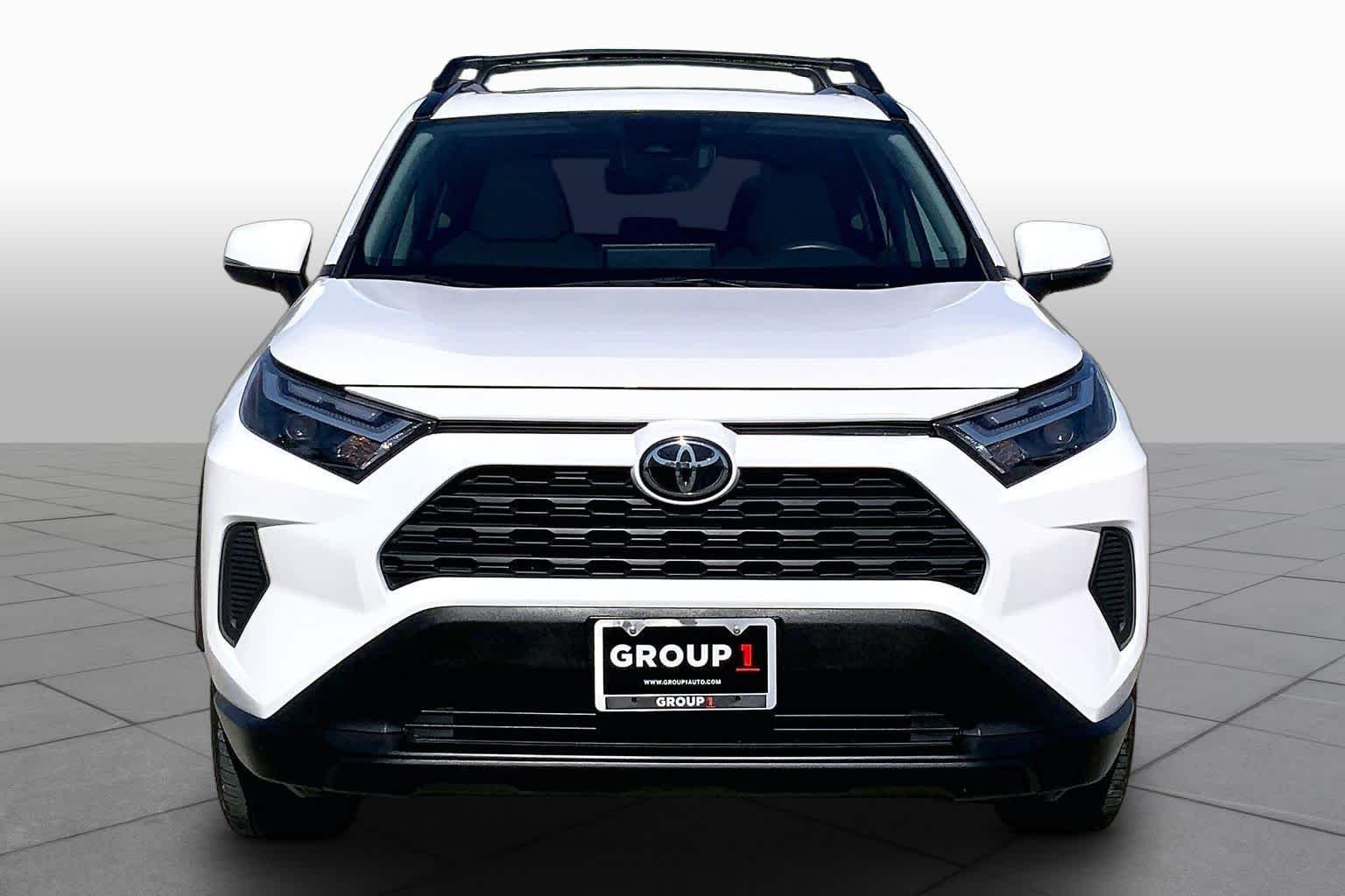 Used 2024 Ice Cap Toyota XLE image 4