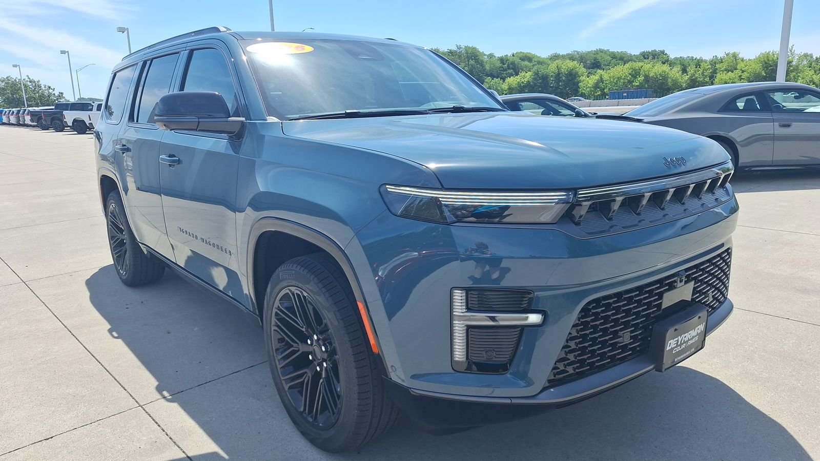 New 2026 Steel Blue Exterior Paint Jeep Limited Reserve image 2
