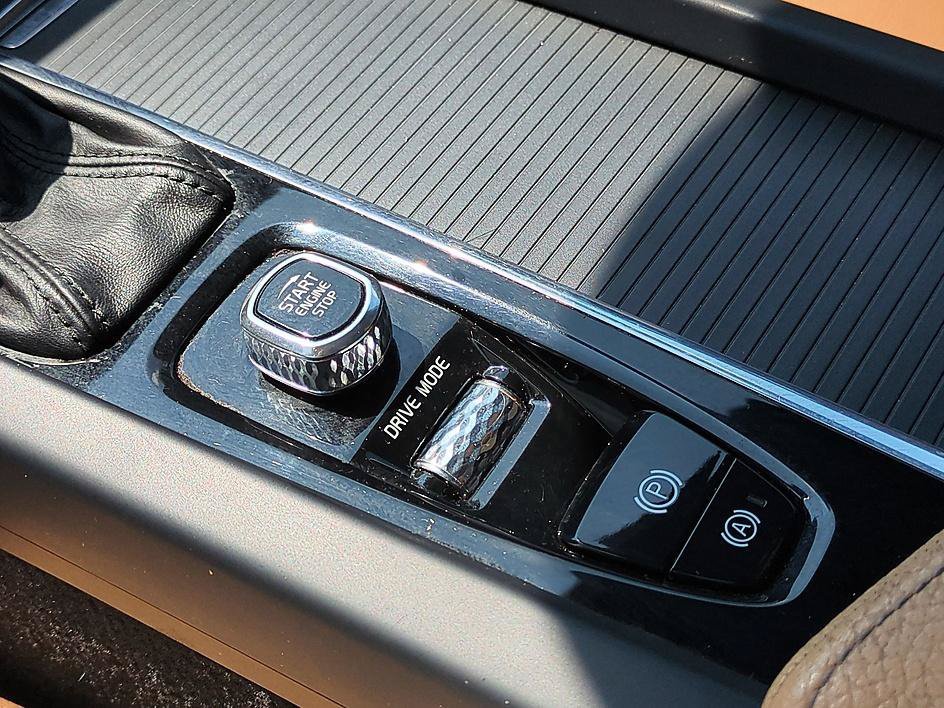 Used 2019 -SELECT- Volvo Momentum image 26