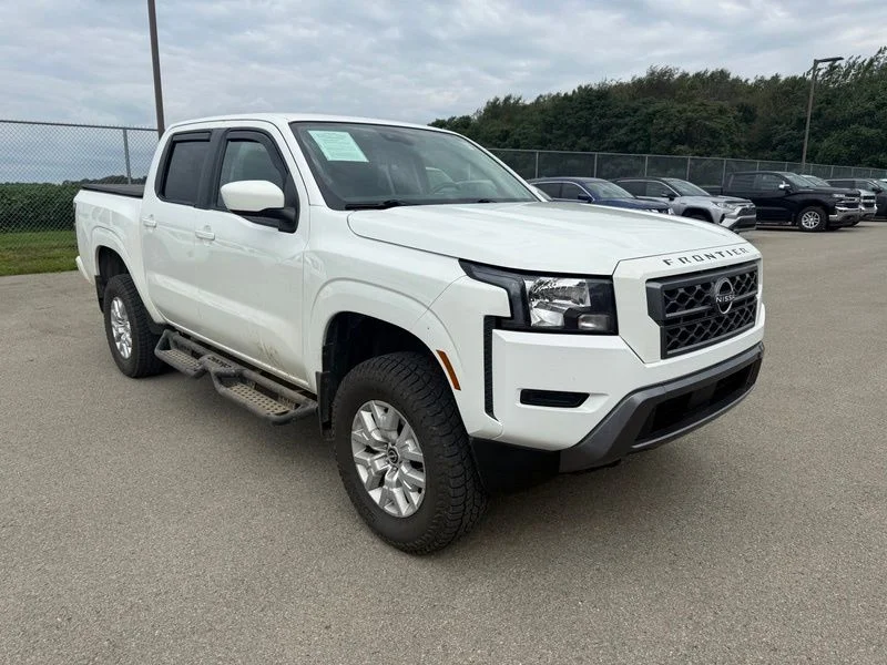 Used 2022 White Nissan SV image 2