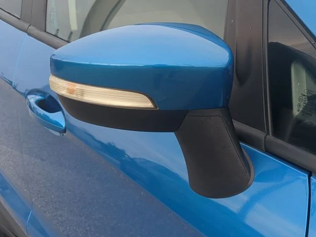 Used 2019 Blue Candy Ford SE image 12