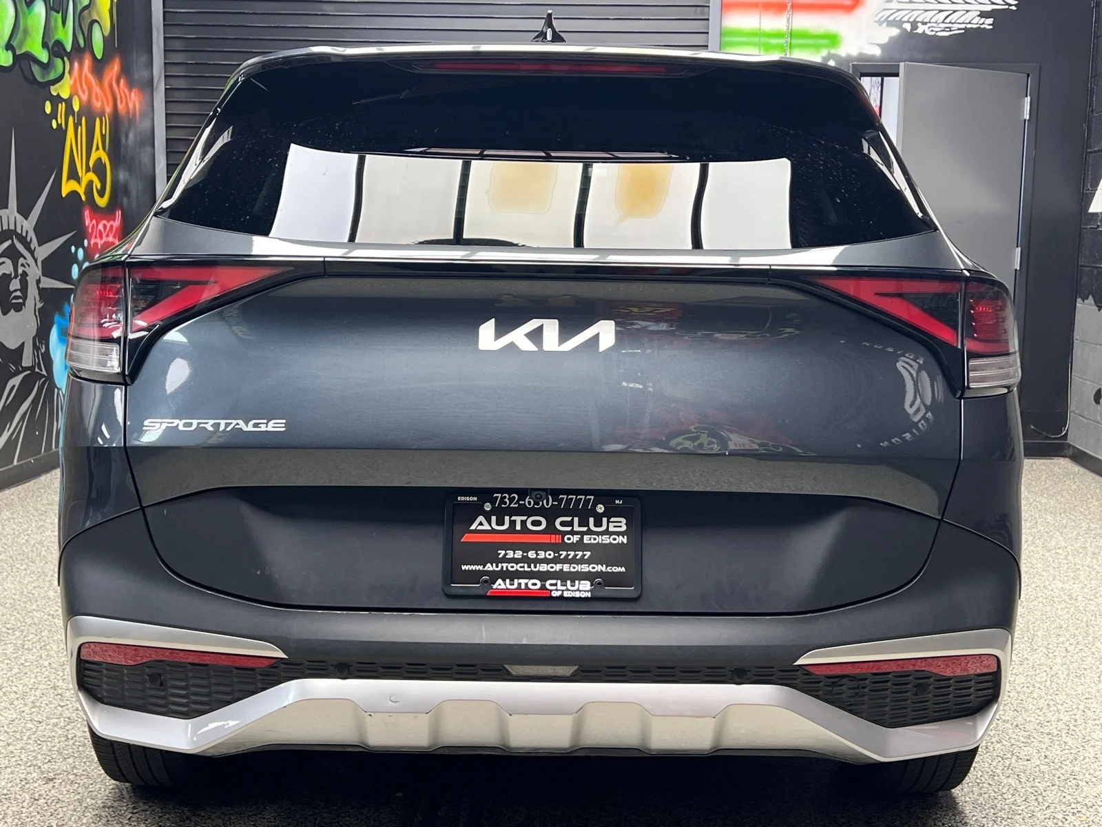 Used 2024 Gravity Gray (kdg) Kia LX image 5
