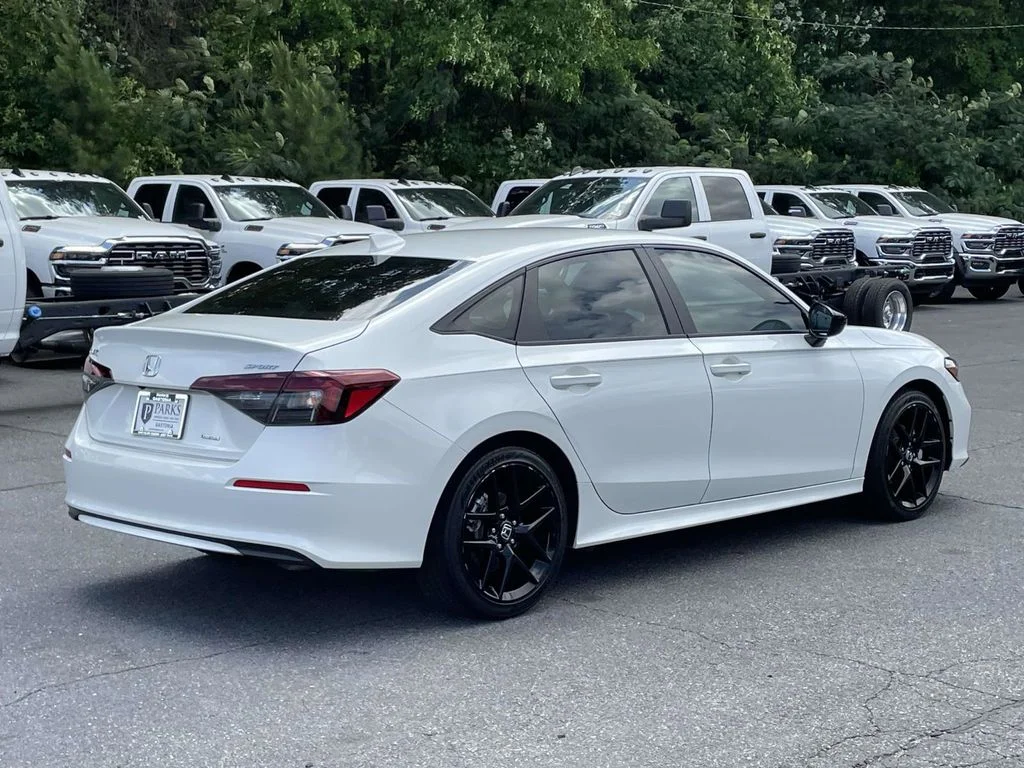 Used 2025  Honda Sport image 8